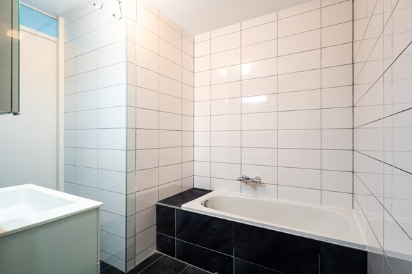 Medium property photo - Stationsweg 73, 4141 HE Leerdam